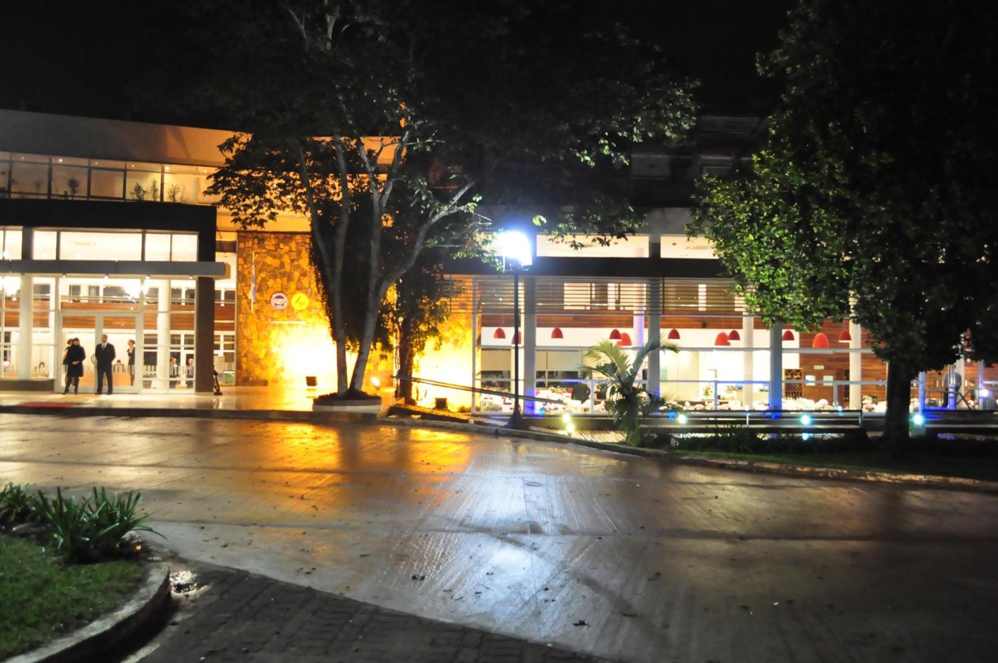 Gran Hotel Tourbillon & Lodge Puerto Iguazú Esterno foto