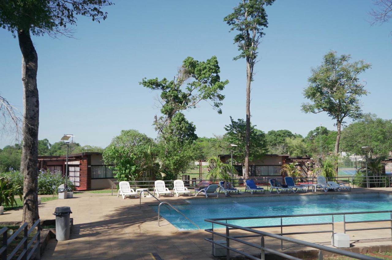 Gran Hotel Tourbillon & Lodge Puerto Iguazú Esterno foto